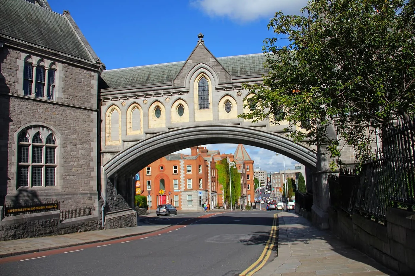 The stone arch carrying a covered bridge across the street between Christ Church Cathedral and Dublinia