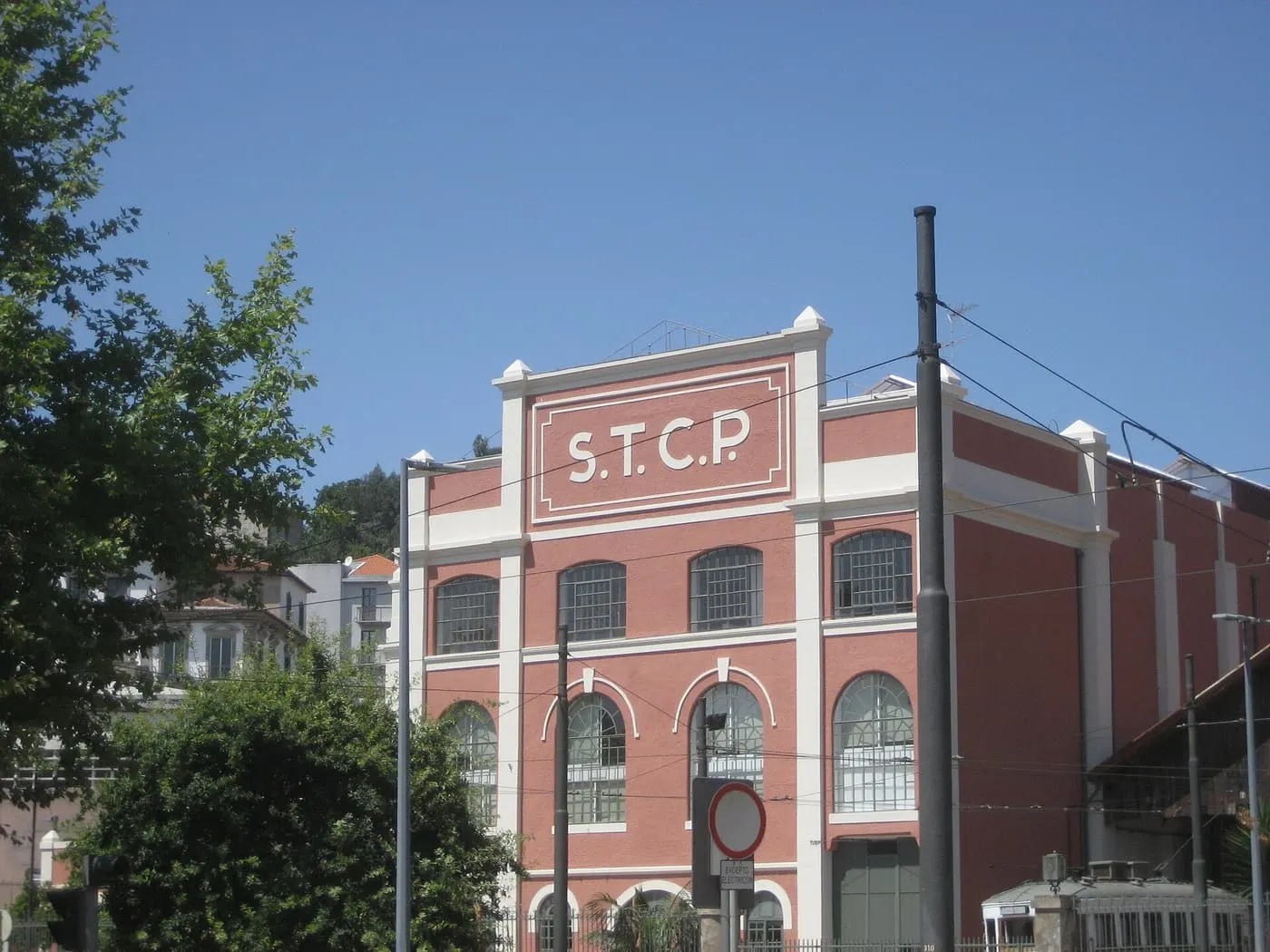 The red-brick former Massarelos power station with the letters S.T.C.P. on its gable, now the tram museum